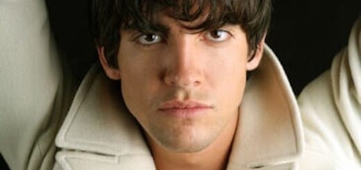 Lucas Pugliessa Naked 1
