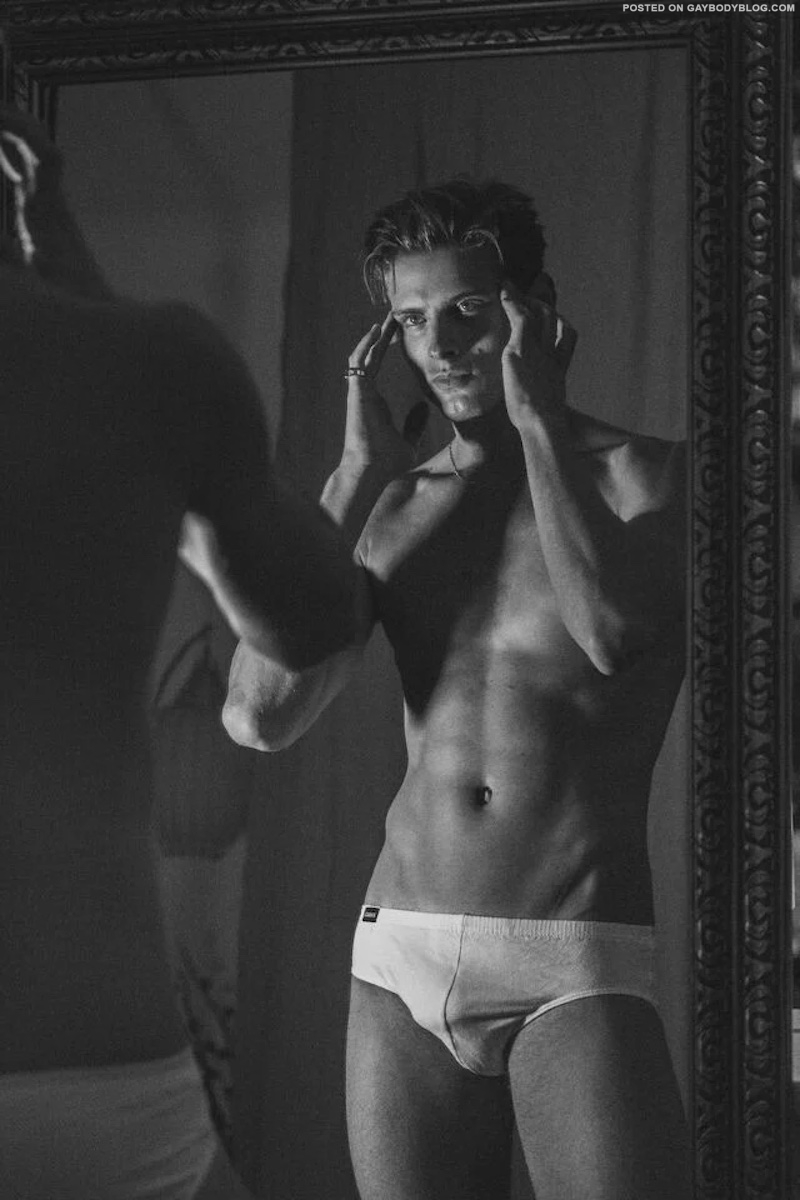 Daniel Lenhardt Nude 7