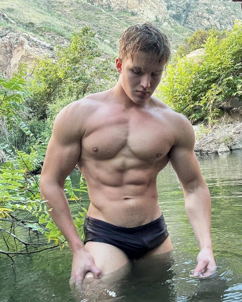European muscle boy Dima Novikov 4,jpg