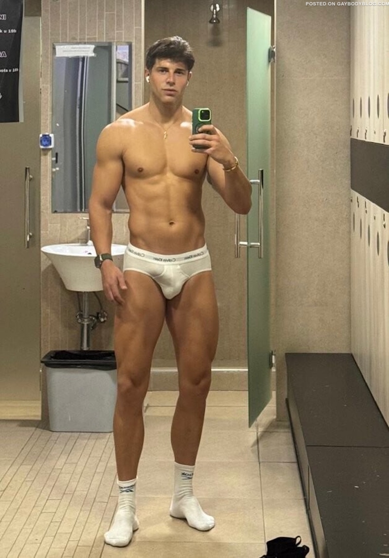 Nikola Jovanovic Naked 2