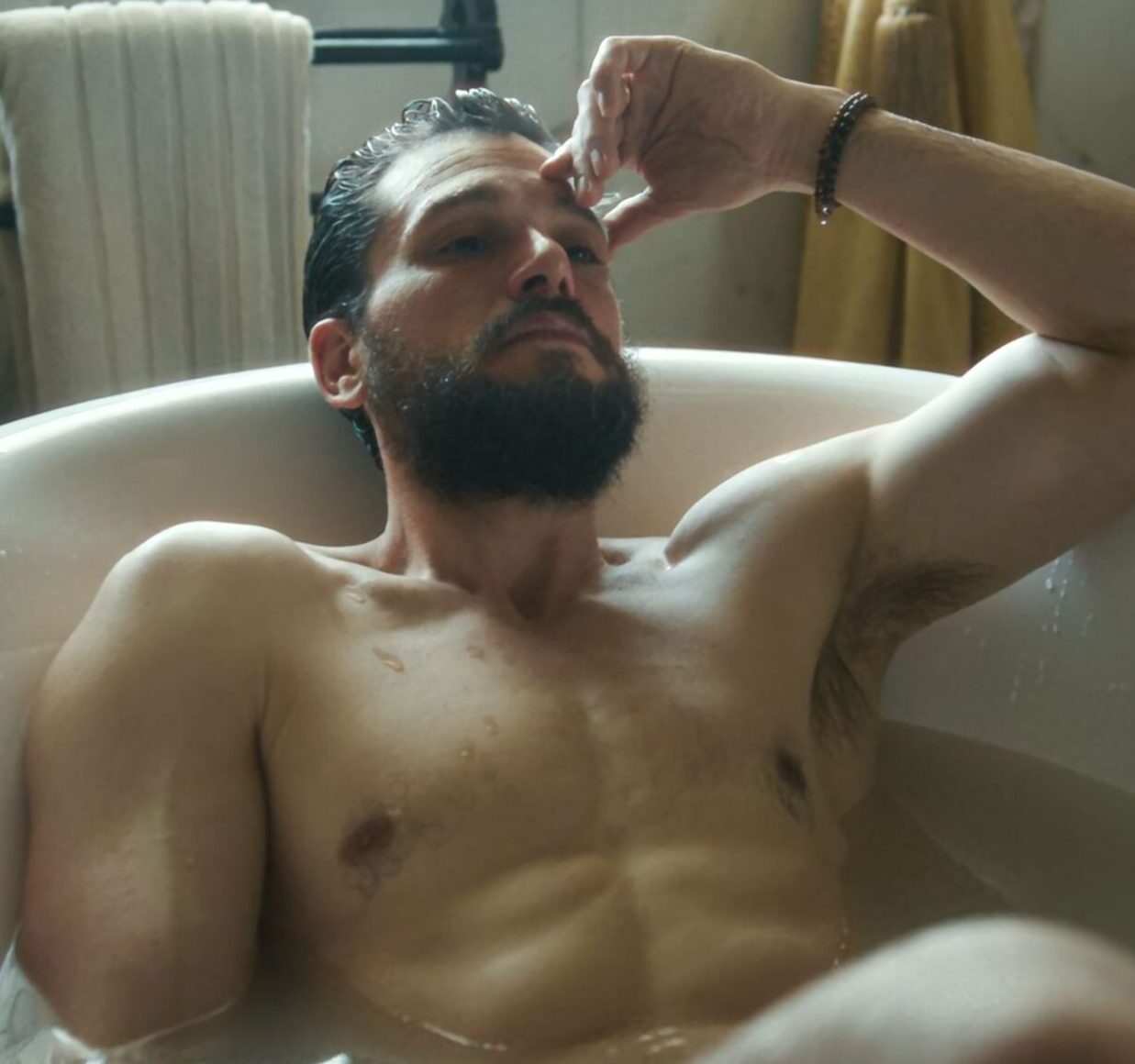 kit harington 9bfe02 infobox