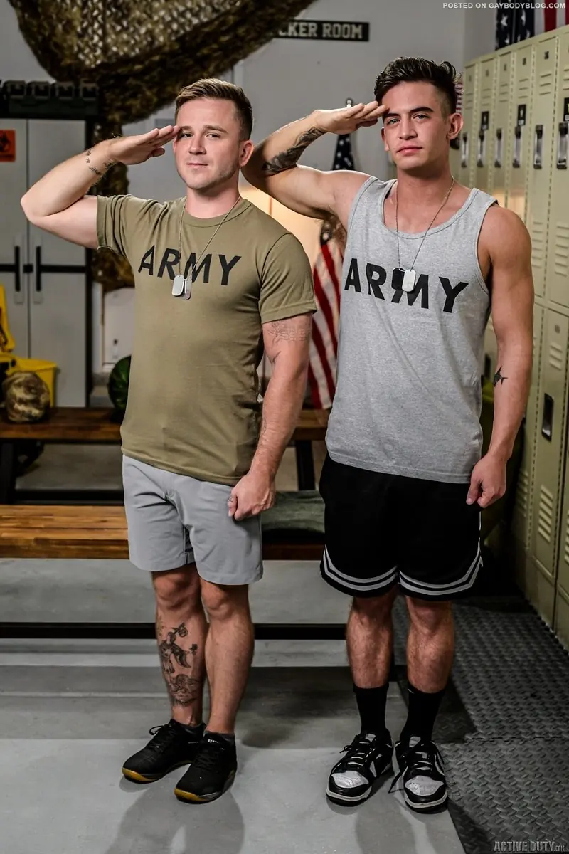 Bareback Army Guys Swap Dick 0