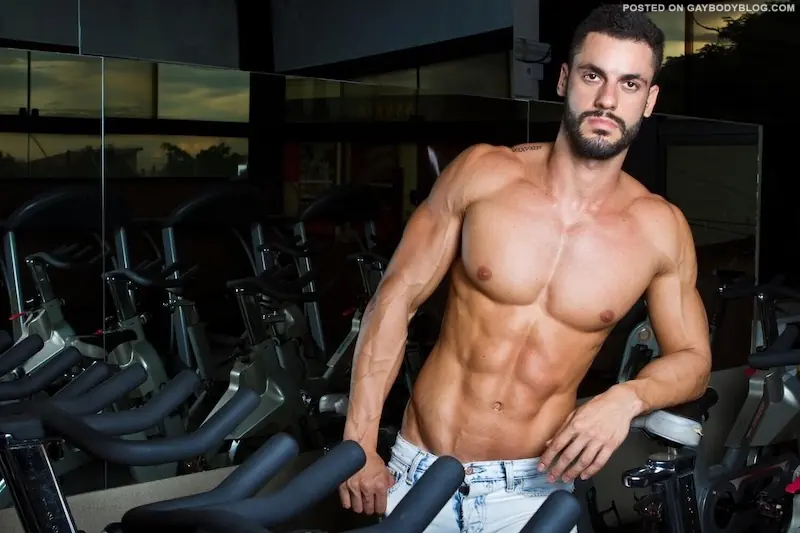 Fitness Hunk Model Caie Langone 4