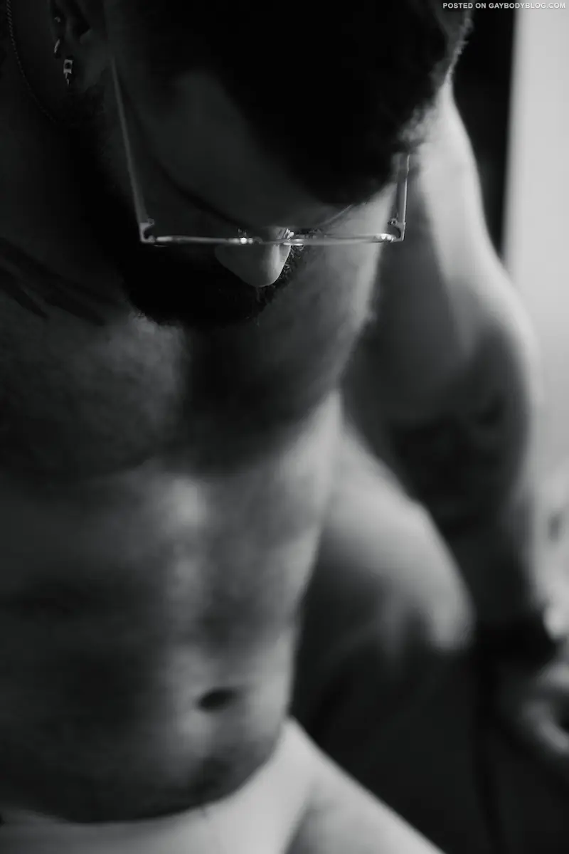 Manu Steel naked 8