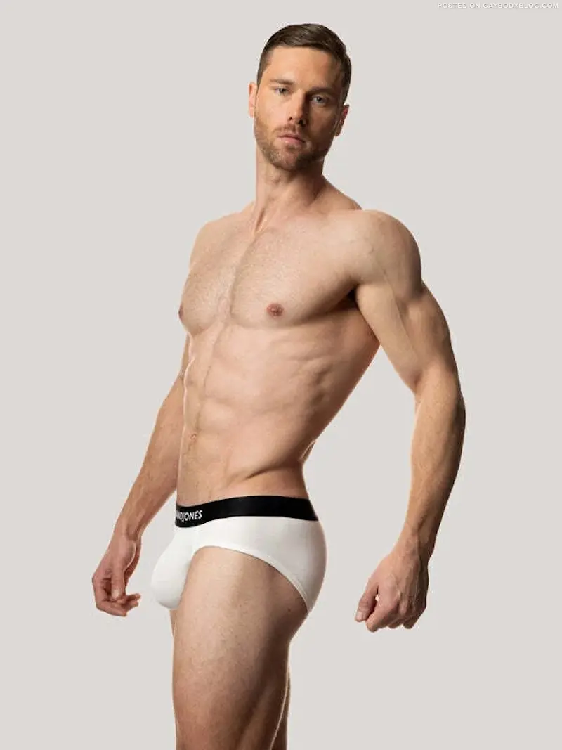 gorgeous British male model Thomas Lawson 8