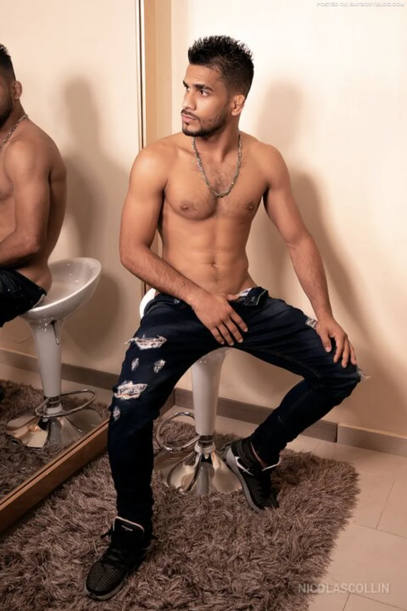 muscular cam hunk 7