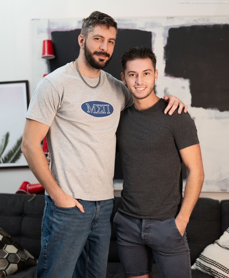 Bottom Otter Jake Apton Fucked By Christopher White 1