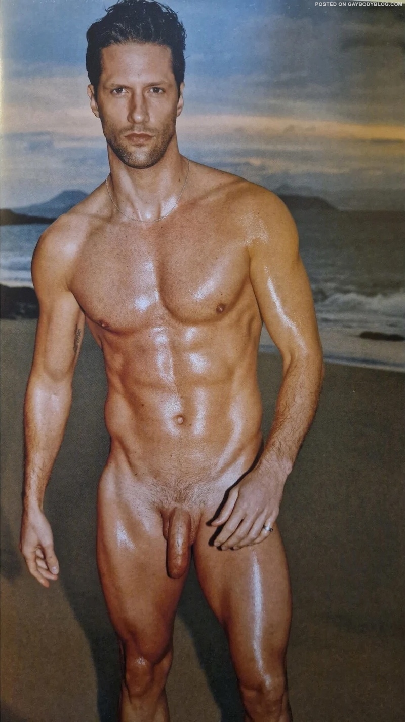 Elia Cometti Nude 6