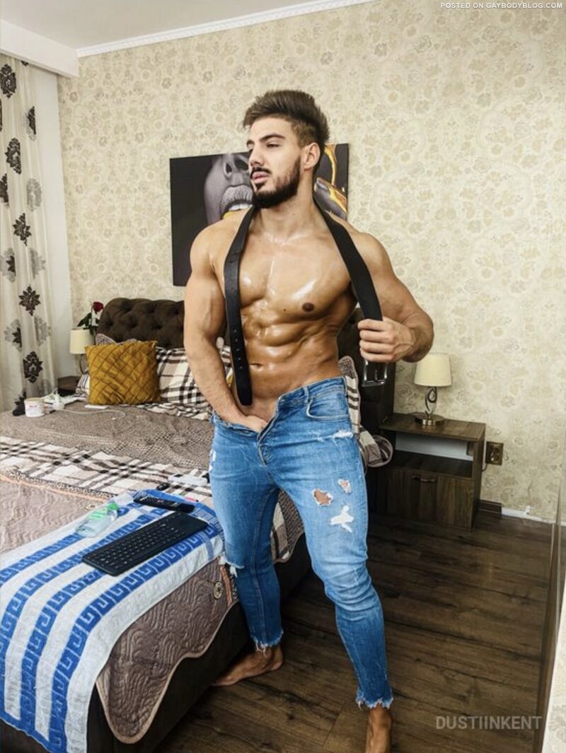 Hung Muscle Cam Guy Dustiin Kent 1