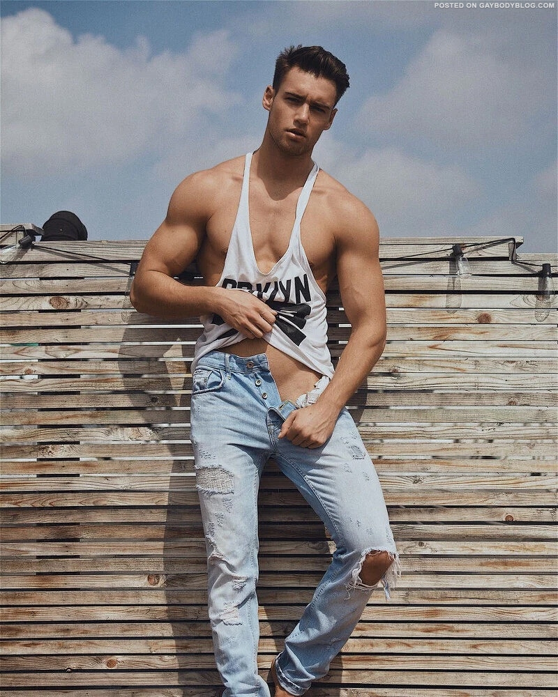 Kolos Balázs naked 2