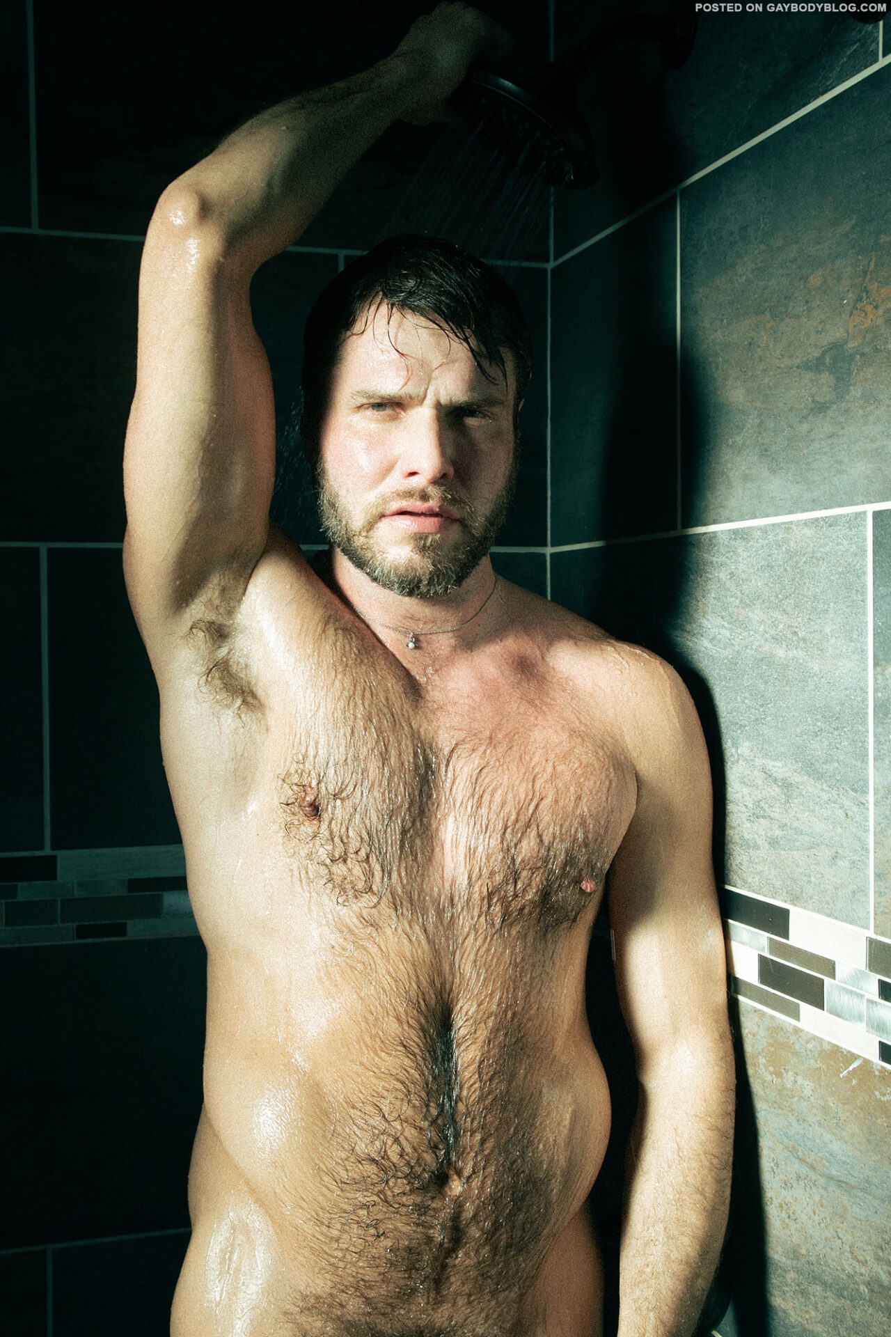 Naked Hairy Hunk Labootski 0