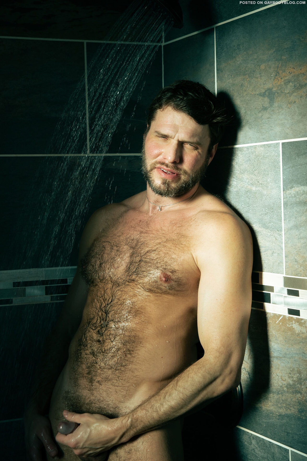 Naked Hairy Hunk Labootski 2