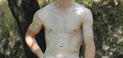Igor Kolomiyets naked 7