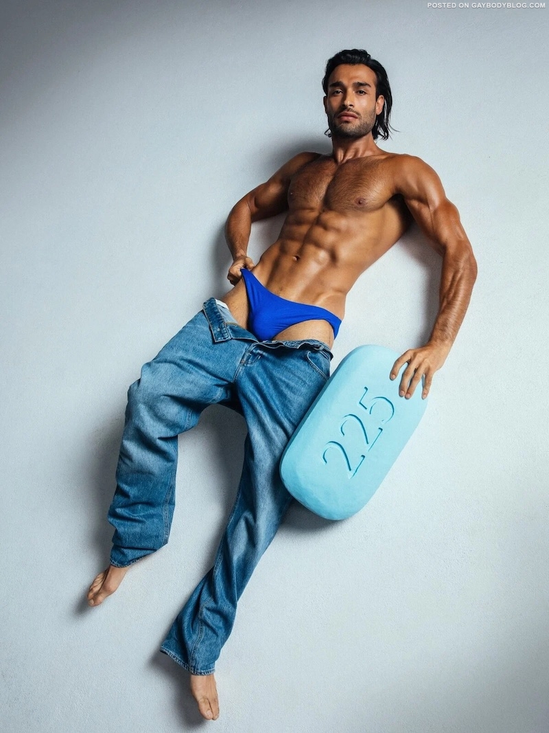 Sam Asghari bulge 2