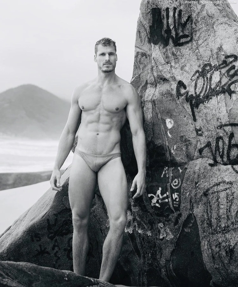 Alexis Erbsheuser at the beach