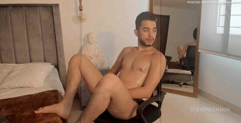 Exhibitionist Cam Boy Steven Lennox 4