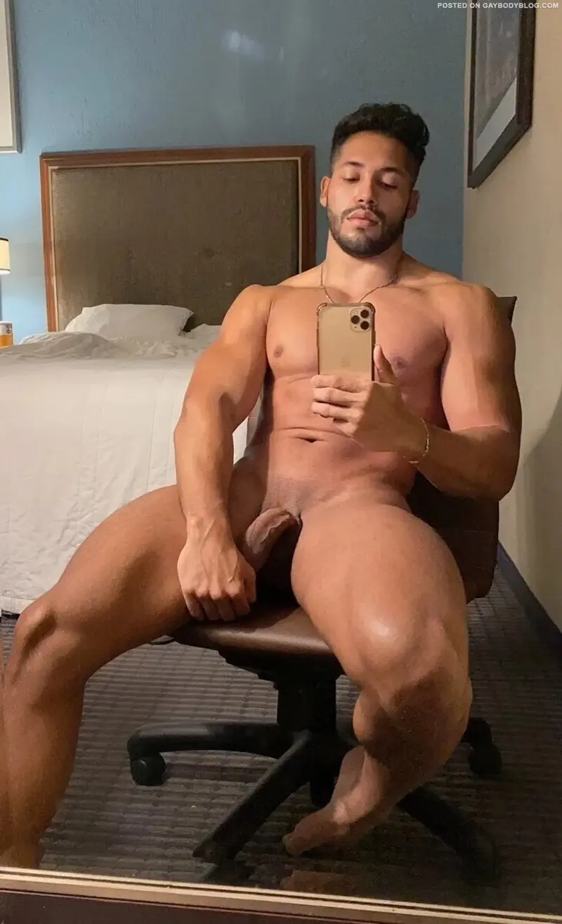 Alejandro Garcia Naked 5