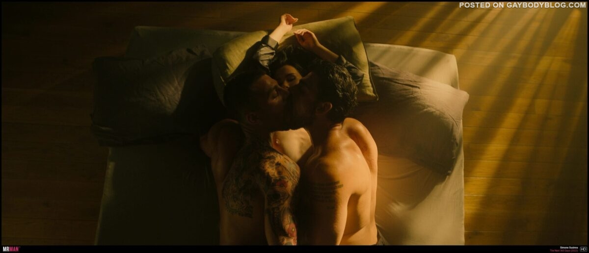 Simone Susinna kissing gay scene