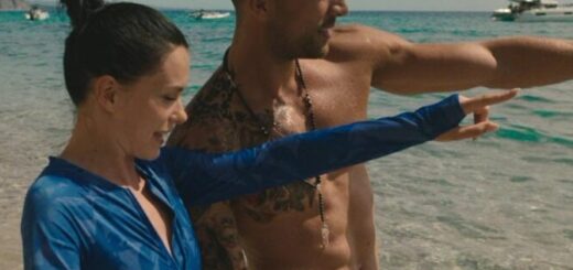 Simone Susinna shirtless