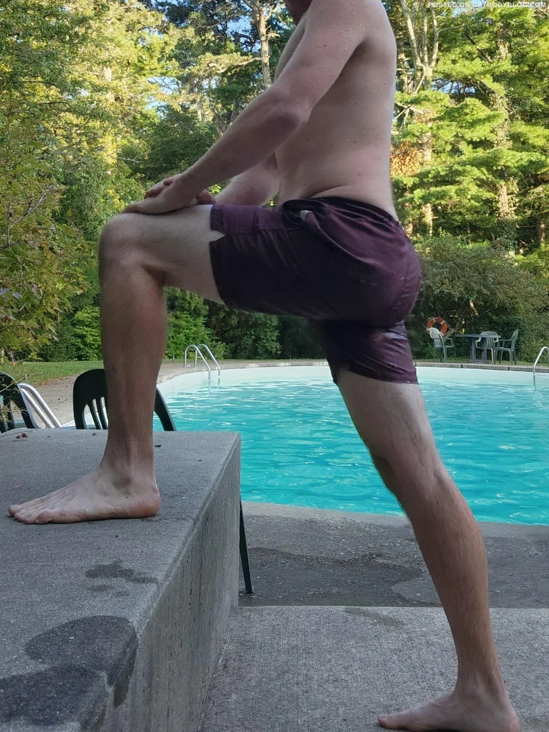 stretching after the swim v0 0qay33xrubnf1