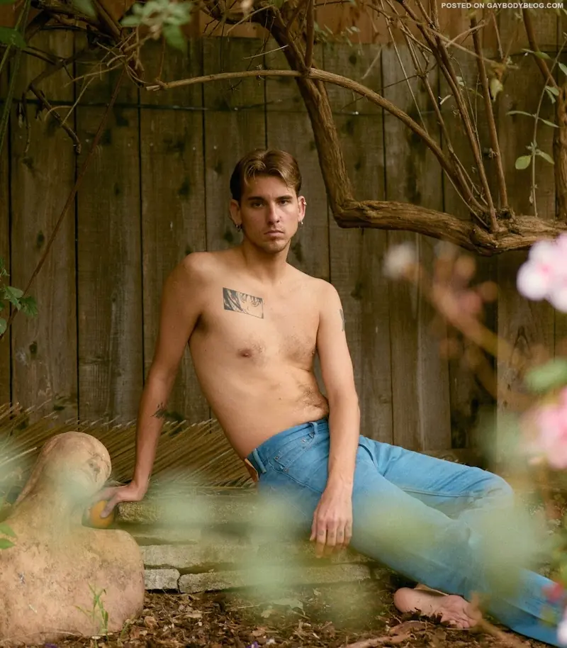 Bomanko in a twink jack off shoot 2