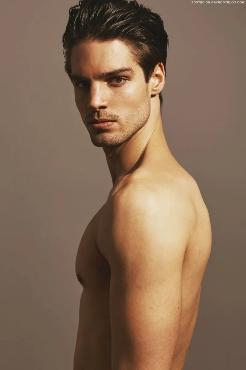 Kilian Isaak nude 4