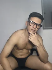 Sporty Cam Boy Ronald Marin 3