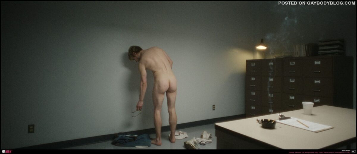 Evan Peters nude scene