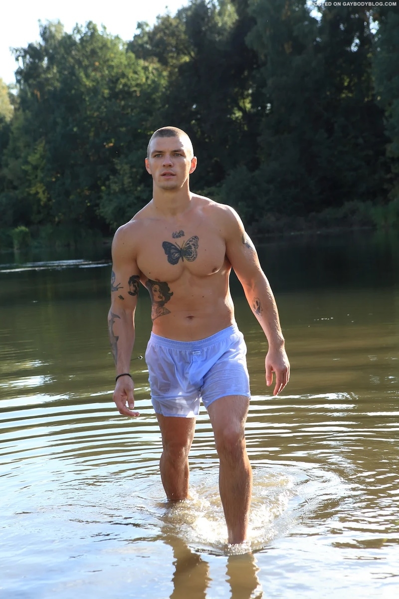 Handsome And Buff Hunk Victor Golovkin 3