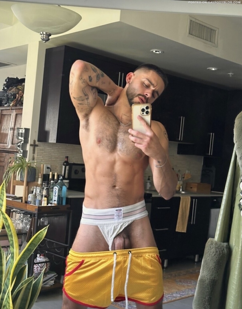 Maverick McConell naked 2