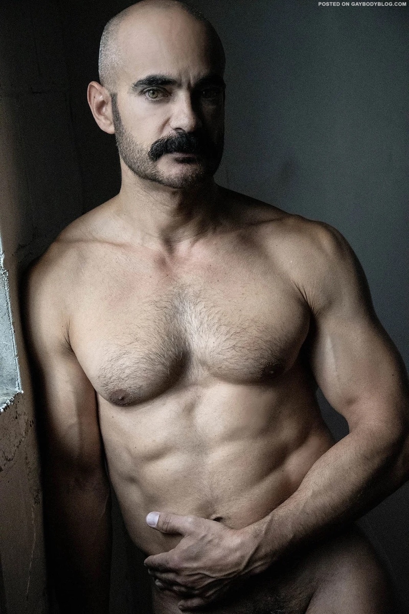 Nude Daddy Model Tony Dazzle 1