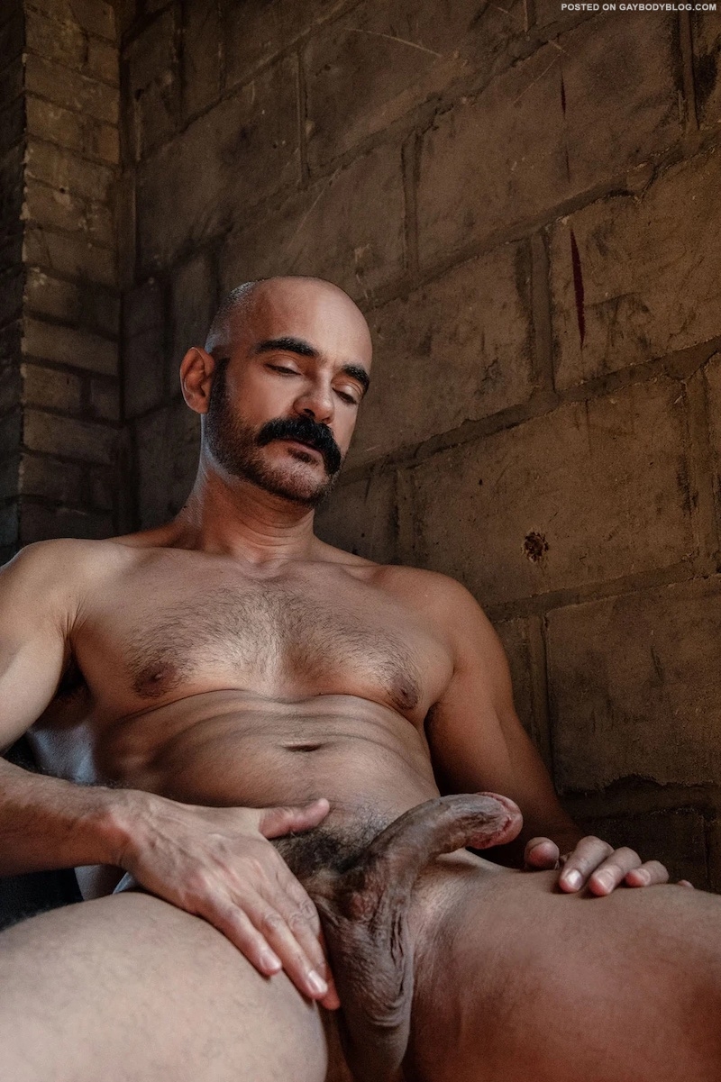 Nude Daddy Model Tony Dazzle 5